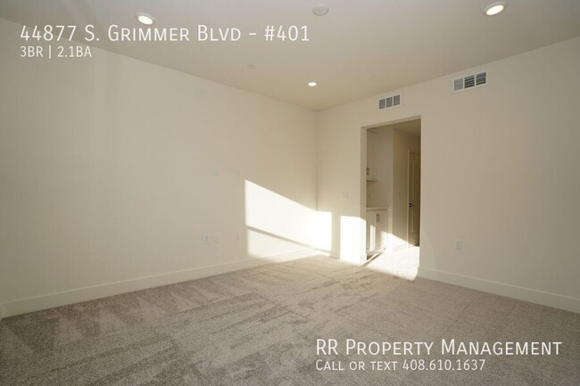 Building Photo - Brand New Top Floor Condo in Excellent Fre...