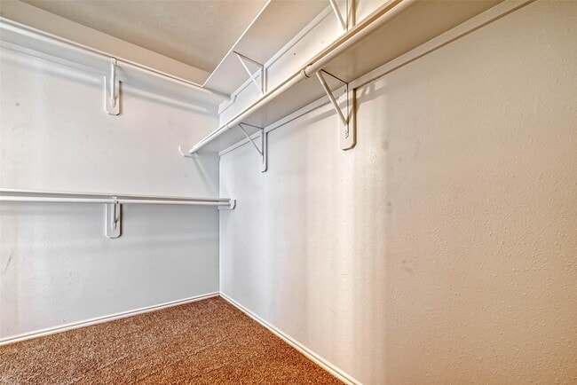 Building Photo - 758 Brushy Glen Dr