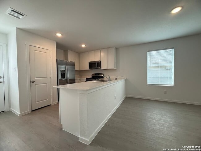 Building Photo - 267 Ottawa Way