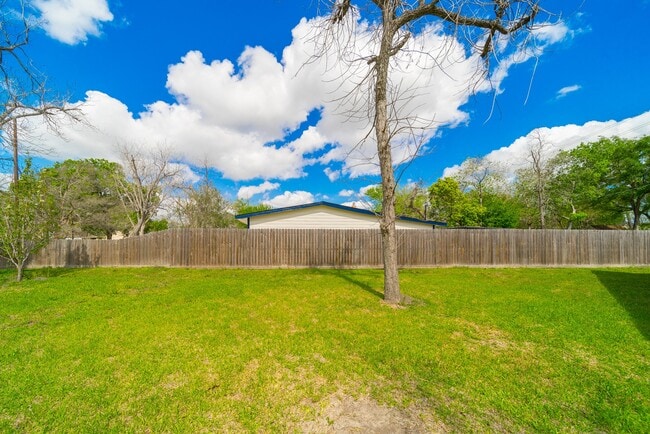 Building Photo - 7015 Kopman Dr