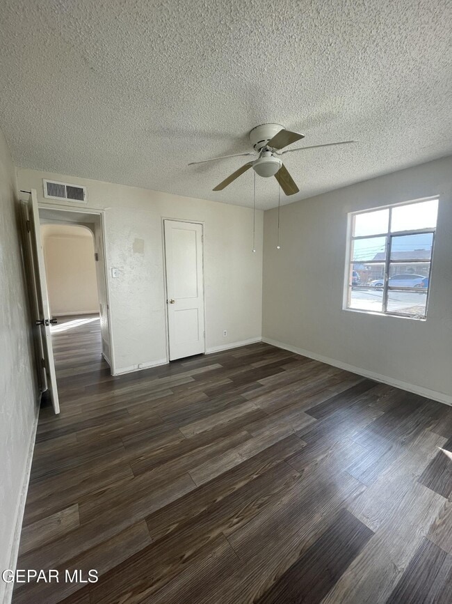 Building Photo - 8167 Josephine Cir