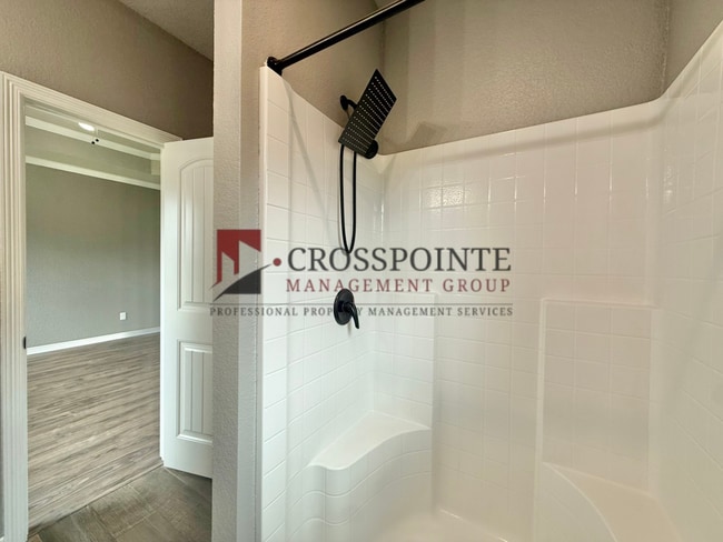 Building Photo - 3 Bedroom 2 Bathroom Home in Lindale!