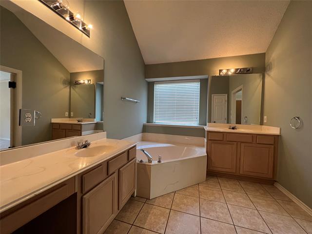 Building Photo - 2421 Princess Ct