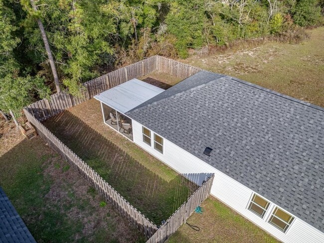 Building Photo - 3 Bedroom Home Available in Sopchoppy!