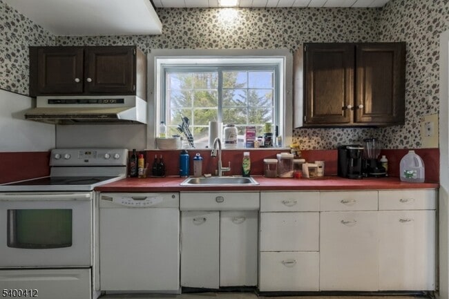 Building Photo - 423 Country Club Rd