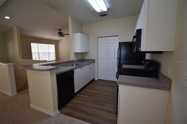Building Photo - 862 Grand Regency Pointe