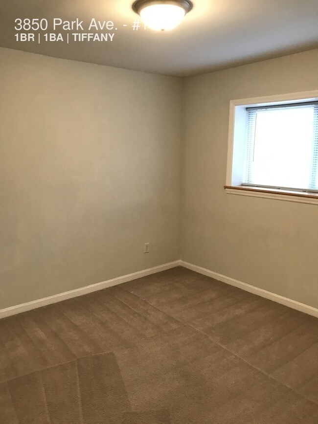 Building Photo - 3850 Park Ave