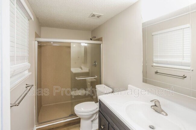 Building Photo - 1014 Lindenwood Ln