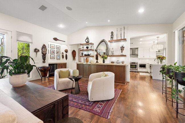 Building Photo - 49105 Casa Del Rio