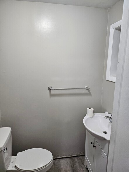 Building Photo - 607 McNair St