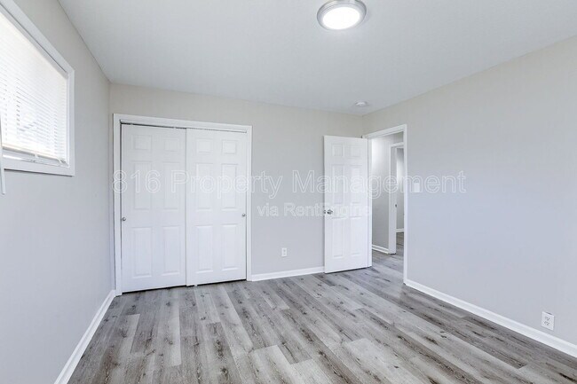 Building Photo - 11201 Crystal Ave