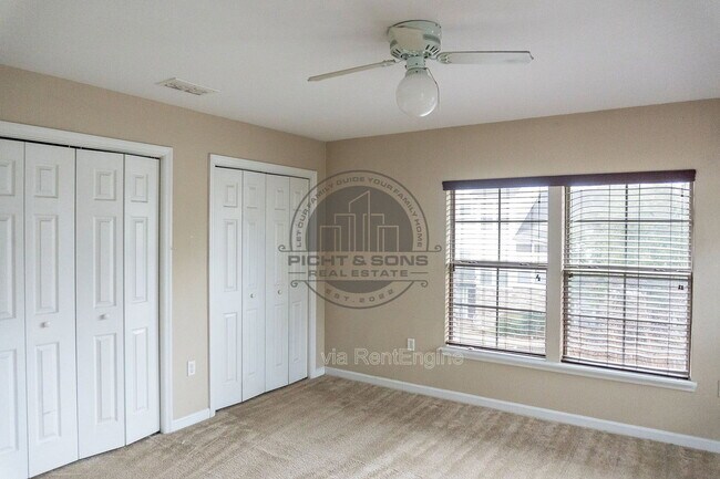Building Photo - 2295 Del Carmel Way