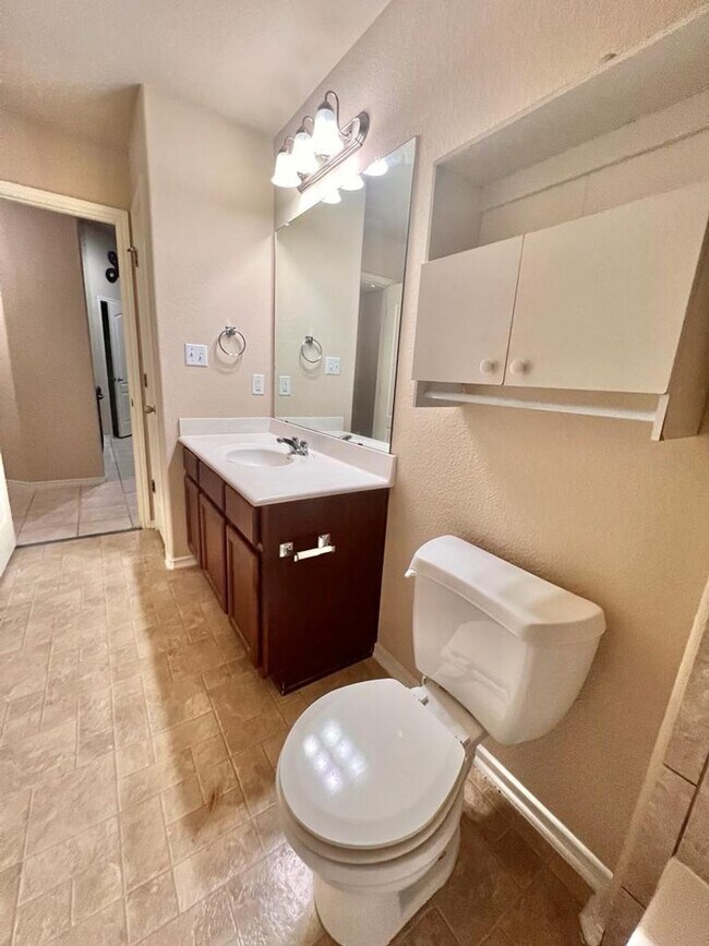 Building Photo - House For Lease Pflugerville