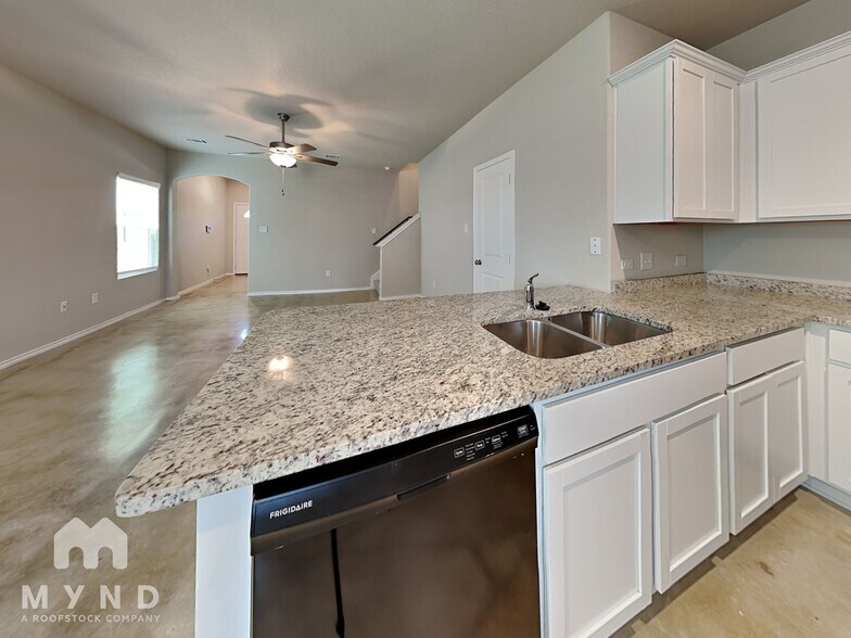 Building Photo - 8727 Key Windy Way