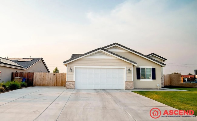 Building Photo - Modern 3 Bed / 2 Bath Home in Bakersfield – Garage + Full Appliance Package