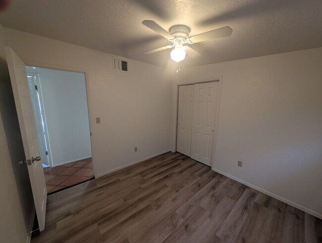 Building Photo - 4 Bedroom and 2 Bath Rental