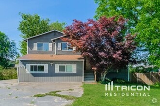 Building Photo - 417 4th Ave S