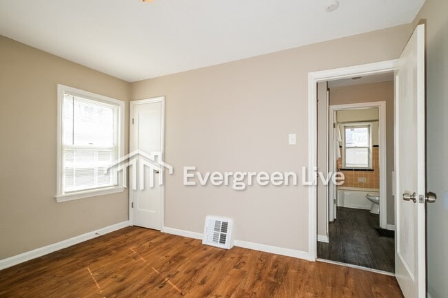 Building Photo - 1919 Clare Ct