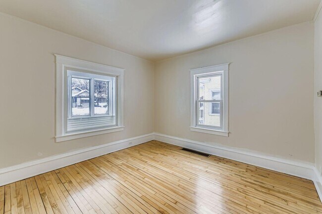 Building Photo - 3507 N Newton Ave