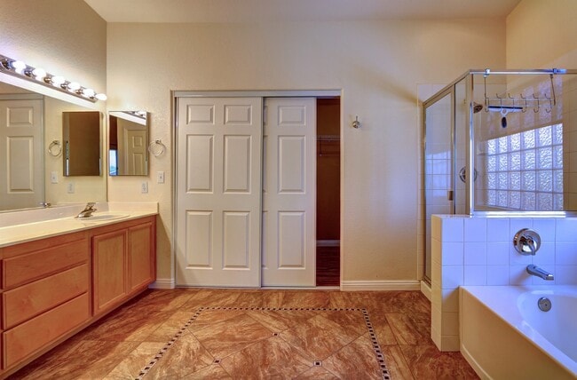 Building Photo - 7545 Tumbling St