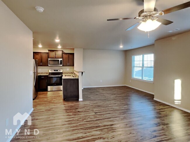 Building Photo - 1001 Clearspring Ct