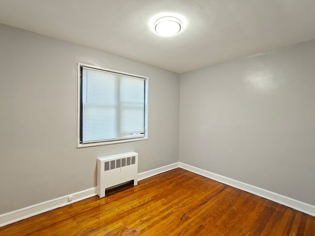 Building Photo - 131 Forest Ave