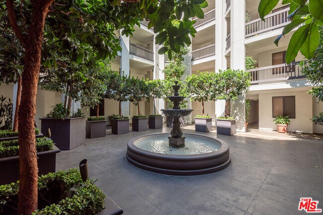 Building Photo - 2102 Century Park Ln