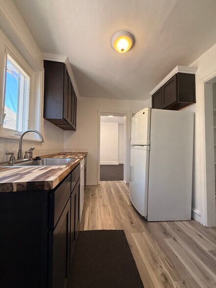 Building Photo - 1605 DeKalb St