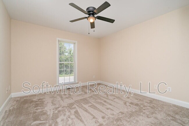 Building Photo - 1803 Red Bird Cir SE