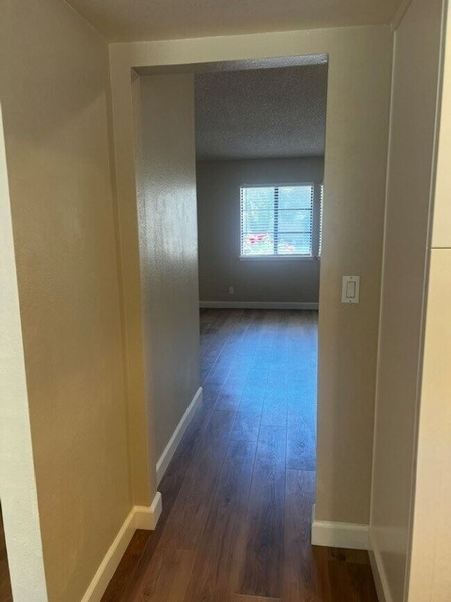 Building Photo - 133 Shadow Mountain Dr