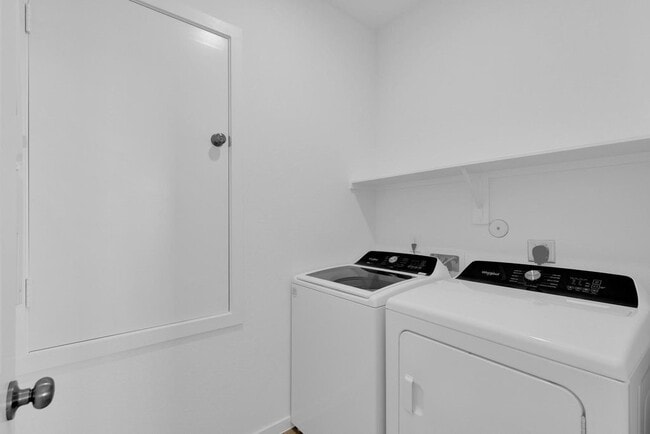 Building Photo - 319 Bismuth Dr