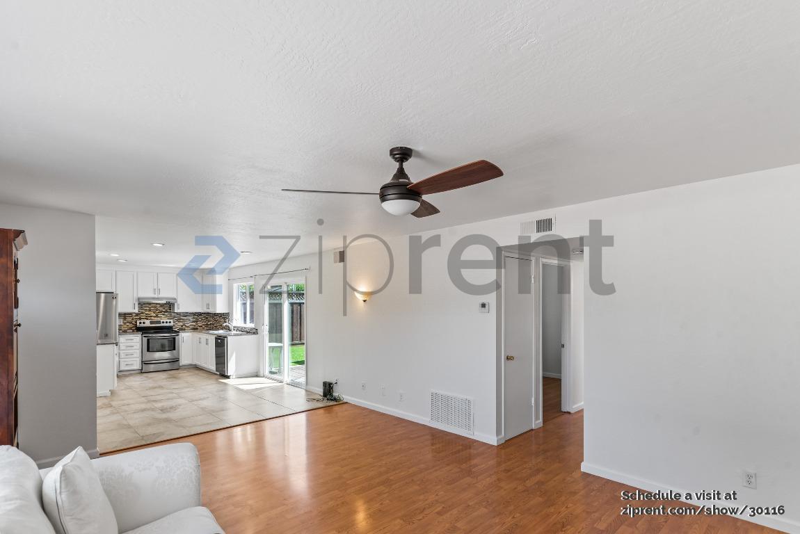 Building Photo - 2257 Goldcrest Cir