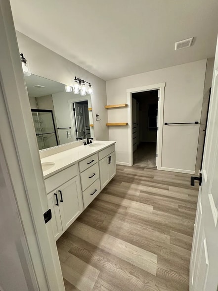 Building Photo - 6750 Skipper Ln SE