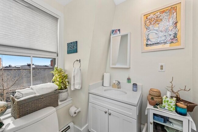 Building Photo - 73 Main St