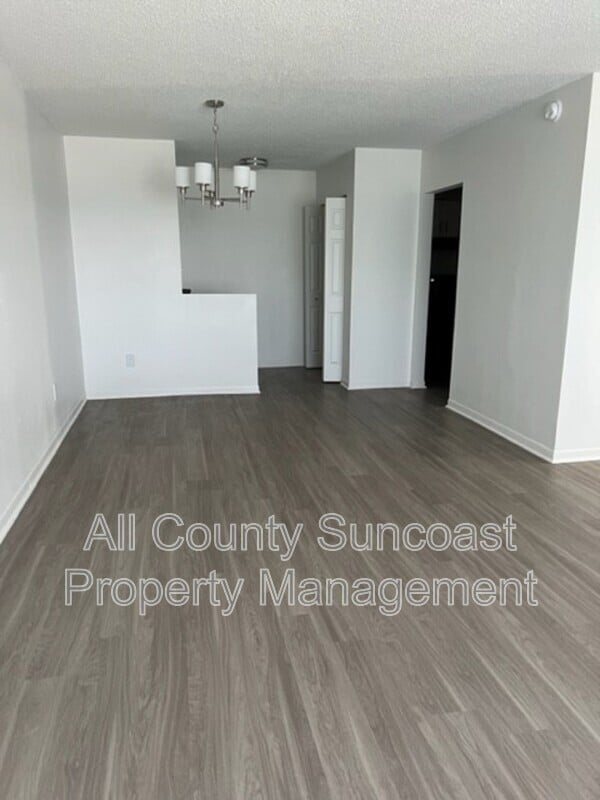 Building Photo - 1830 Dr M.L.K. Jr St N