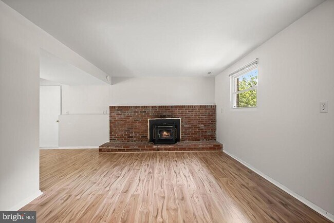 Building Photo - 5435 The Bridle Path