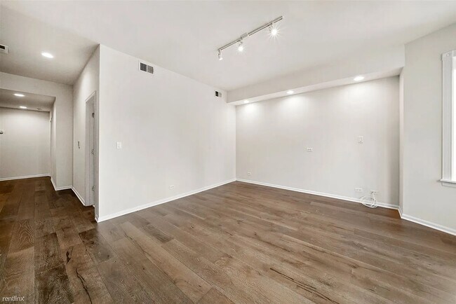 Building Photo - 2757 W Logan Blvd