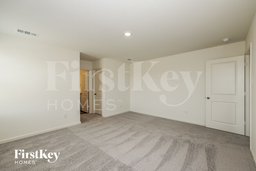 Building Photo - 1822 Sandlin Dr