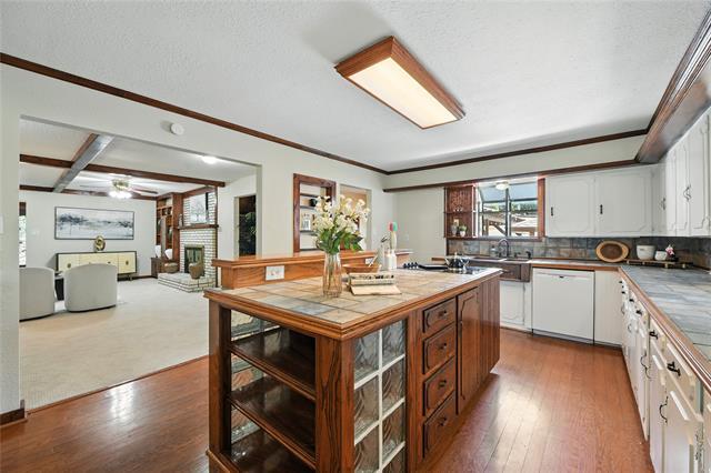 Building Photo - 1323 Dublin St