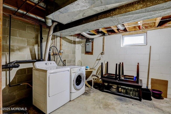 Building Photo - 604 Ezara Ct