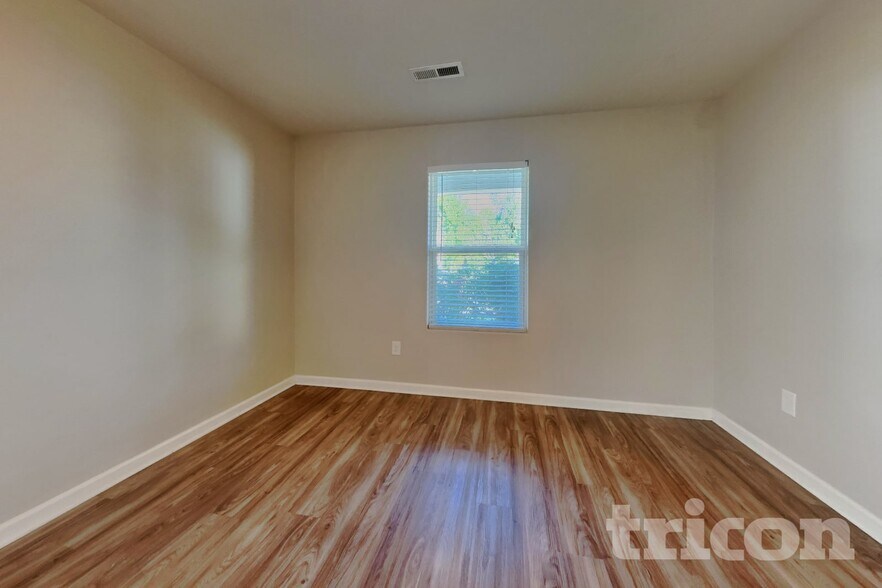 Building Photo - 4217 Piedmont Farms Way