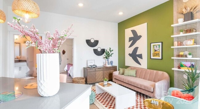 Building Photo - 650 E Brooklyn Vlg Ave