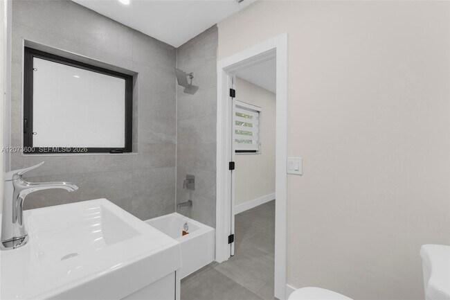 Building Photo - 345 Sarto Ave