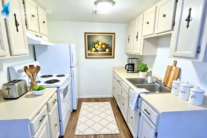 Building Photo - 2625 N Alvernon Way