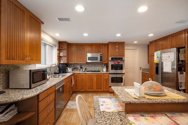 Building Photo - Beautiful, spacious single family home for rent in El Cajon, 3bed/2bath