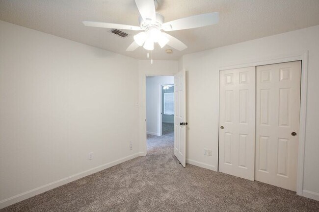 Building Photo - 8204 Tavaros Dr