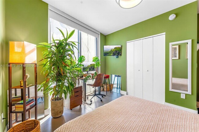 Building Photo - 465 Brickell Ave