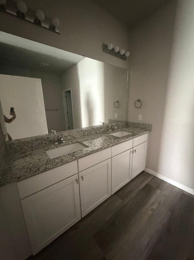 Building Photo - 309 Panorama Ave