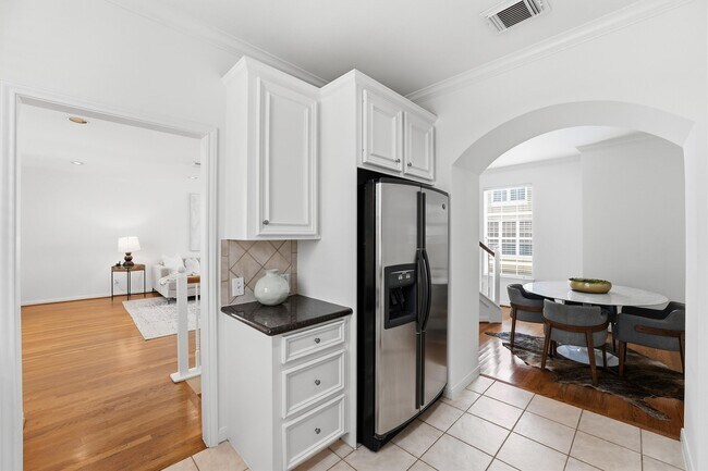 Building Photo - 1433 Oneil St