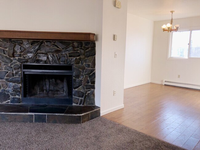 Building Photo - 1103 Broaddus St